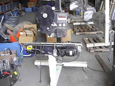 Labeler label-aire 2111M with variable speed conveyor