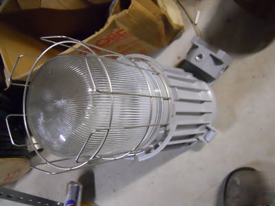 New crouse hinds explosionproof lights 250 watt mh 