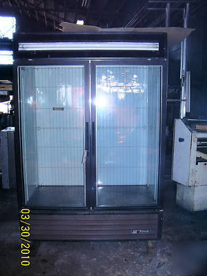 True glass door merchandiser: freezer (gdm-49F)