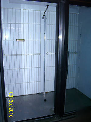 True glass door merchandiser: freezer (gdm-49F)