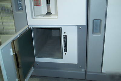 Vitek biomerieux microbial analyzing system