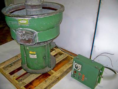 Sweco model FM3H-a vibratory finishing mill