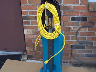 Tennant 3120 V120 dual motor upright vacuum cleaner