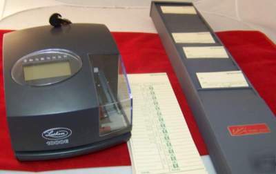 Lathem 1000E time clock recorder w key & time cards