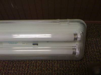 T5 ho or T8 fluorescent light fixture water vapor proof