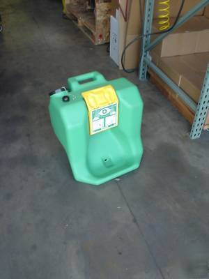 Haws portable eyewash station model 7500