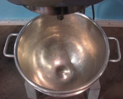 Hobart D300 30 quart mixer with attachments