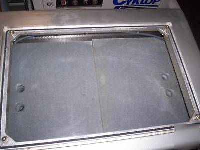 Large chamber portable vacuum sealing packaging machine