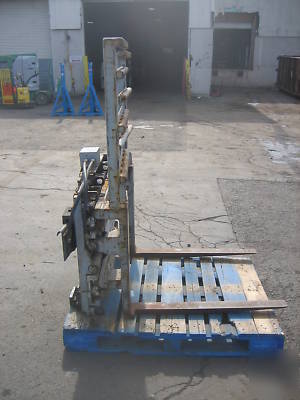 Long reach fork spreader/clamp attachment , 5000LB cap.