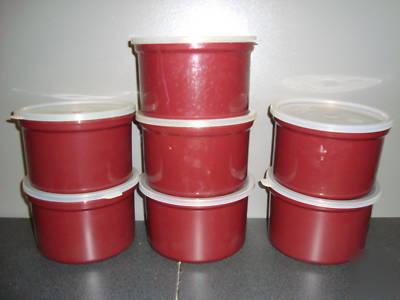 7 brown carlisle 0343 1.5 qt poly-tuf round crock w/lid