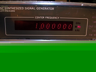 Agilent/hp 8660C 10KHZ-2.6GHZ synthesizer signal gen