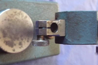 Fowler indicator stand with federal dial indicator.0001