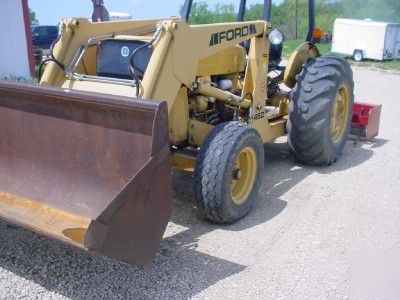 Good 445D ford tractor w/hydraulic loader 845 hrs 445D