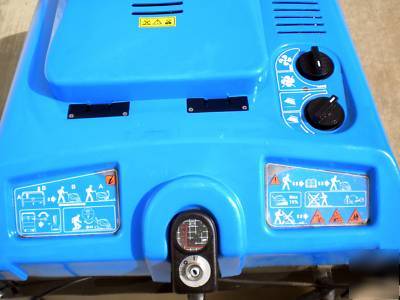 Windsor radius RWB34 warehouse sweeper w charger