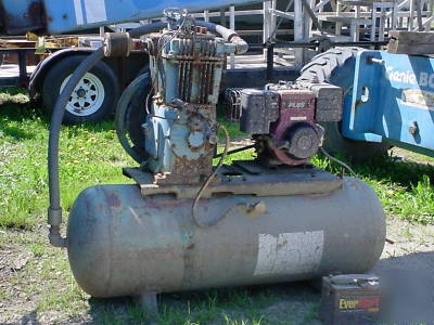 Quincey model 340 with 11HP briggs & stration