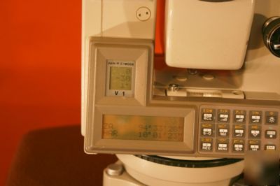 Sokkia SET2B total station theodolite survey instrument