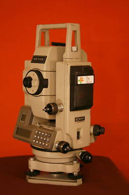 Sokkia SET2B total station theodolite survey instrument