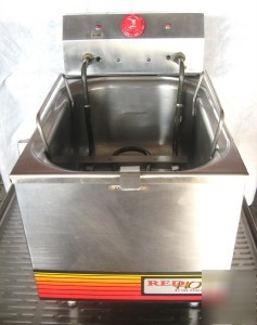 Counter single tank electric fryer 120V 15 lbs capacity