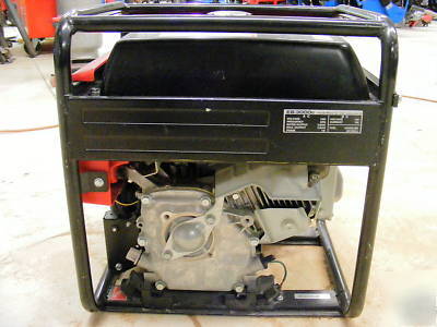 Honda EB3000C - portable generator - 68 lbs.