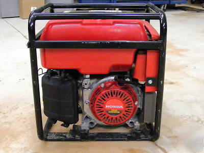 Honda EB3000C - portable generator - 68 lbs.