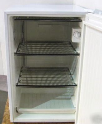 Kendro vwr U2005GA14 undercounter lab refrigerator -20Â°
