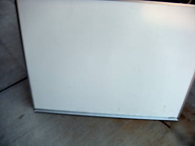 Used quartet dry erase white board 4'X3' w/marker tray