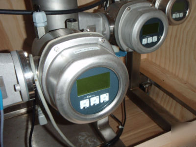 Microfluidics microfluidizer ross mixer oil phase tanks