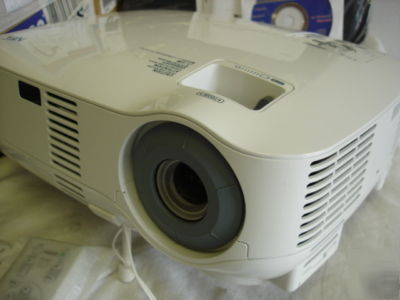 Nec VT490 lcd video projector w/ 2000 ansi lumens 