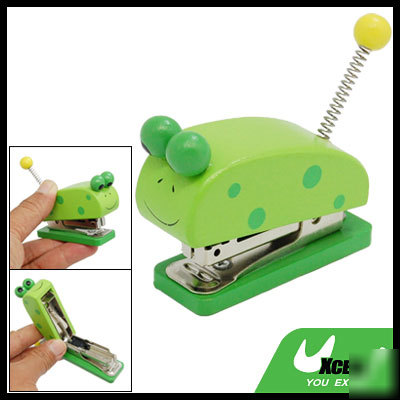 Frog shaped portable home school wooden desk stapler