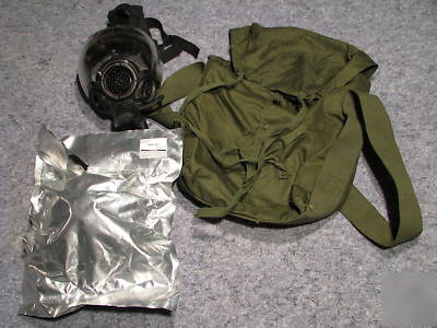 Gas mask with bag - military issue