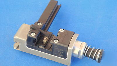 Amp 58443-1 terminating head tool assembly mta .156