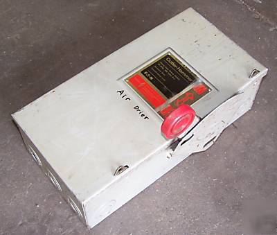 Cutler-hammer hd 30A safety disconnect switch DH361FGK 