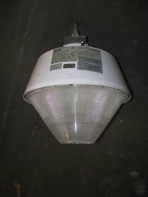 200 175 watt mt pulse start metal halide low bay light