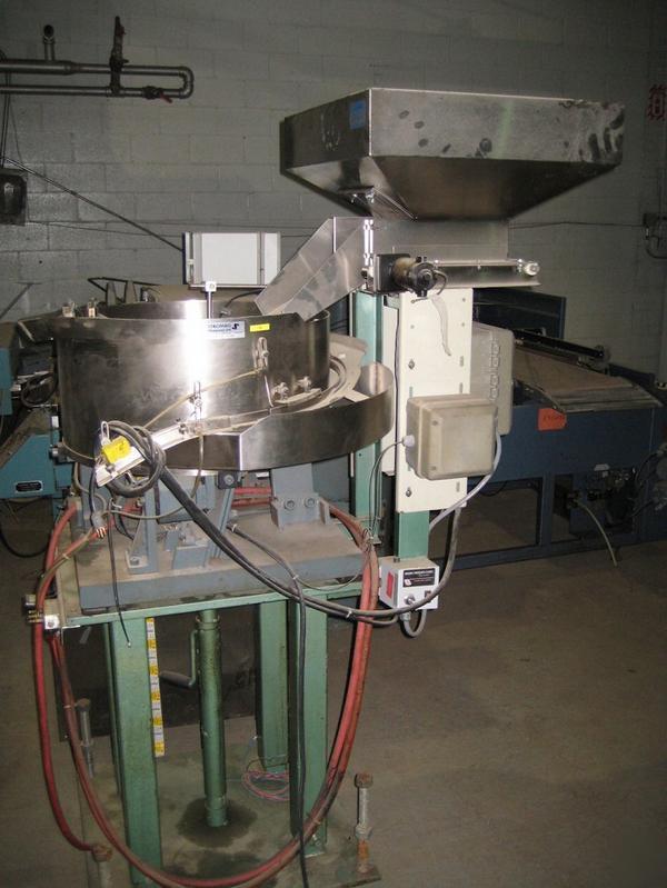 Hoppman vibratory bowl w/ hopper and conveyor feeder