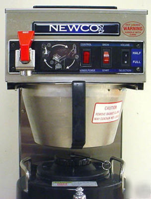 New co gxf-8D coffee brewer with 2.2 gallon dispenser