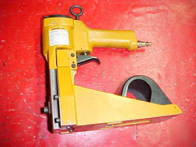 Bostitch tools D60ADC air box carton closure stapler