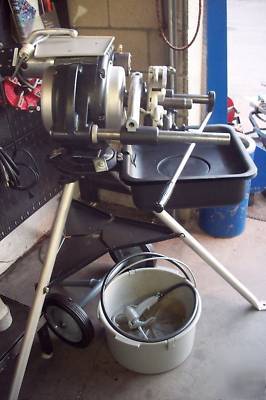 Model 300 threader style ridgid collins pipe threading