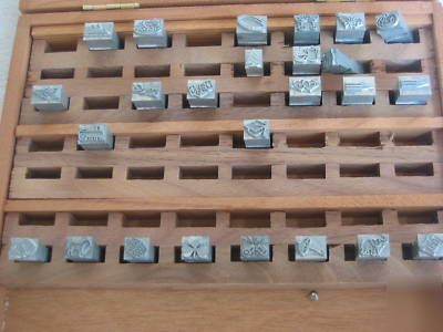 Kingsley hot stamping 25 emblems with box nice