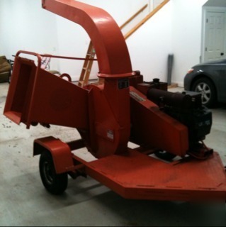 Linamar LX990 wood chipper