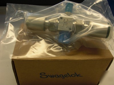 Swagelok 3 way bypass valve w/actuator 6L-M1D-122P-ij