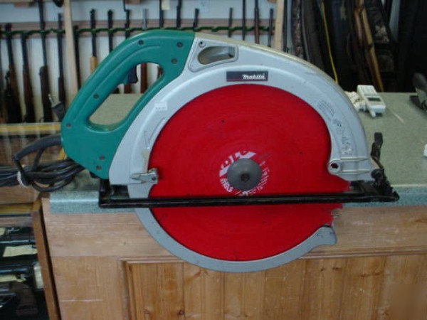 Makita 5402NA circular saw beam saw 16-5/16