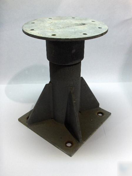 Metal mount 582000K270669 screw base 9