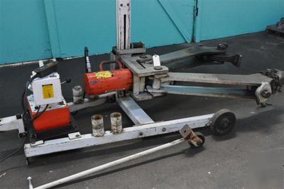 Otc â€œenforcer-100â€ - 100 ton universal hydraulic puller
