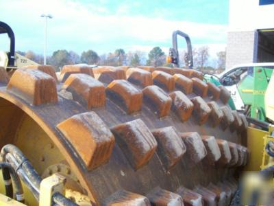 Sakai SV505T padfoot compactor roller