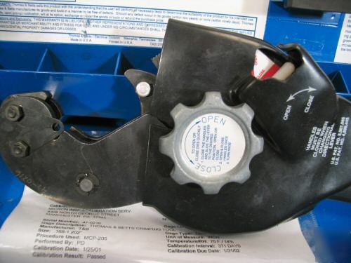 Thomas & betts (TBM60RS) ratchet crimper w/ 5 dies e