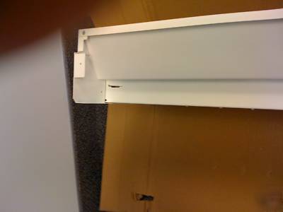Fluoresent 4' commerical light fixture