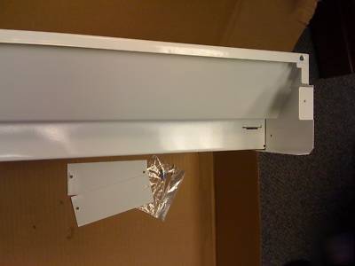 Fluoresent 4' commerical light fixture