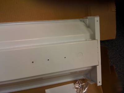 Fluoresent 4' commerical light fixture