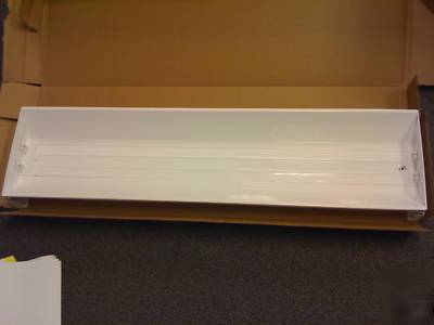 Fluoresent 4' commerical light fixture