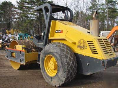 2003 hypac bomag C840C compactor, 84